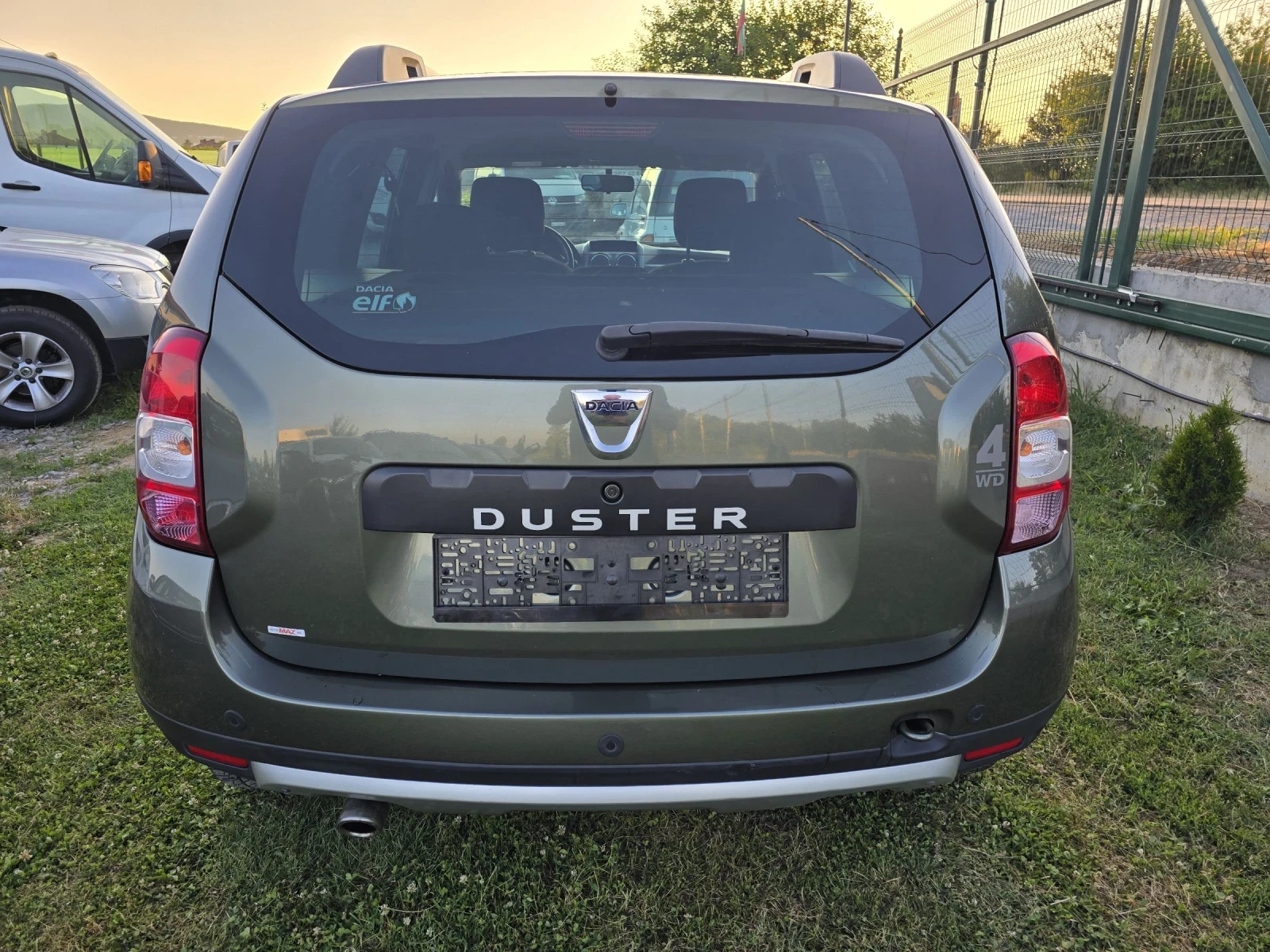 Dacia Duster LAUREATE 1.6 4X4 CH FaceLift - изображение 5