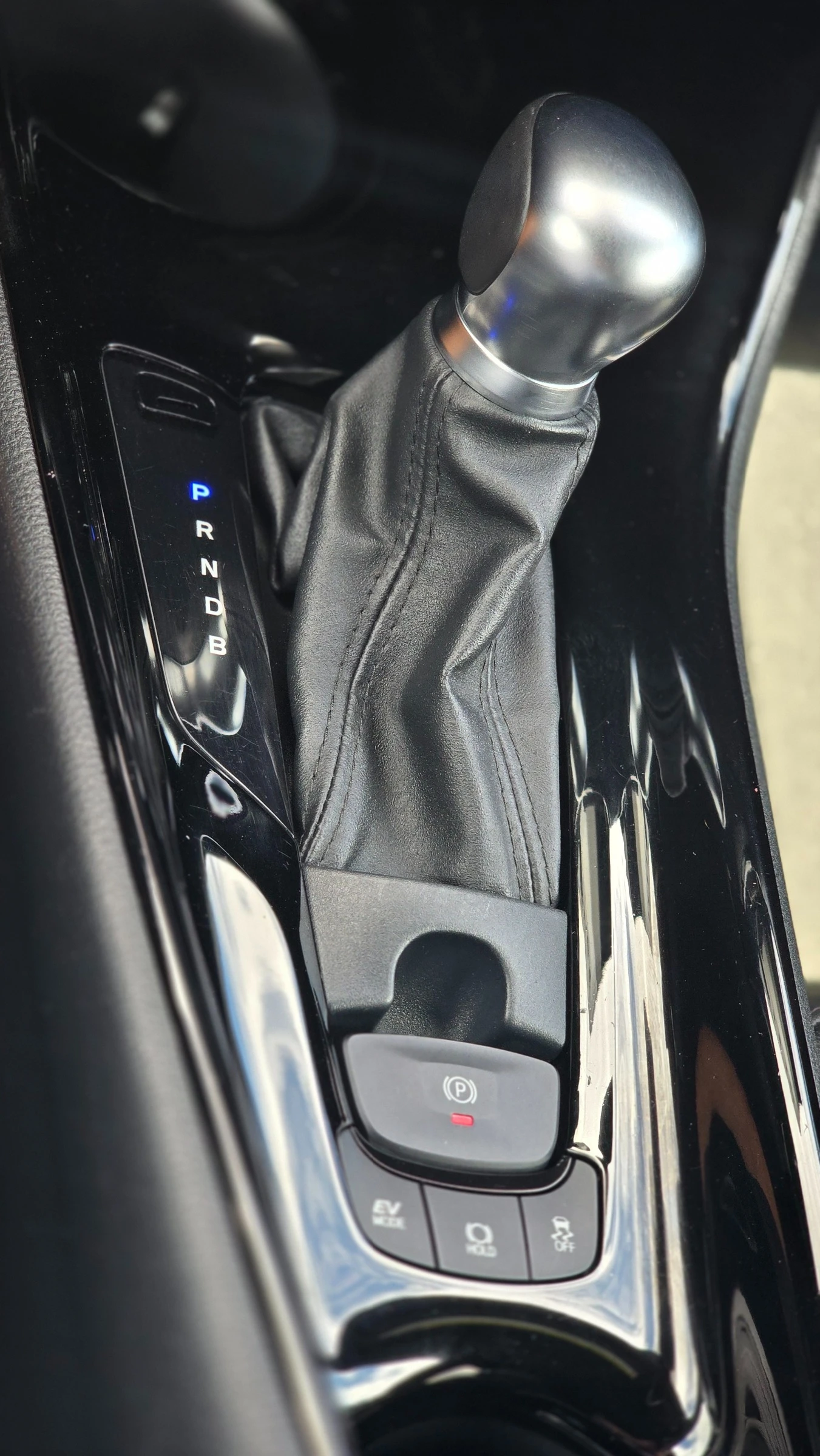 Toyota C-HR 1.8 * *  | Mobile.bg   11