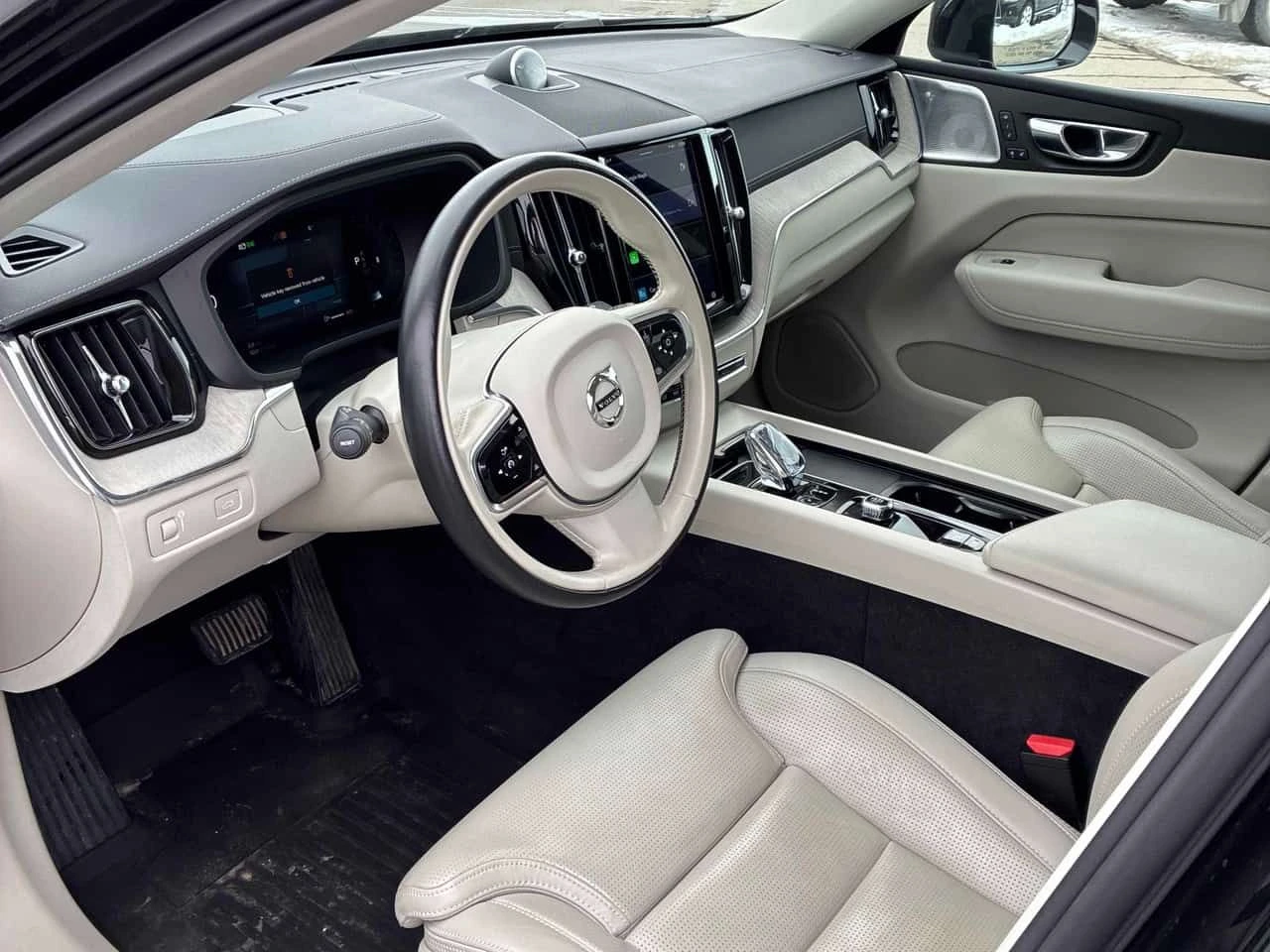 Volvo XC60 /BOWERS & WILKINS / 360 / DISTRONIC / ОБДУХВАНЕ , снимка 5 - Автомобили и джипове - 53866789