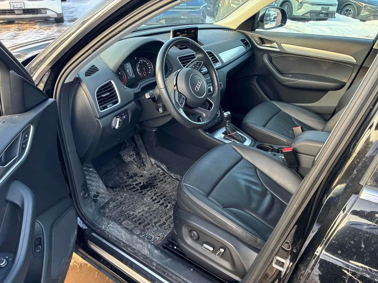 Audi Q3  Progressiv / CAMERA / ПОДГРЕВИ , снимка 5 - Автомобили и джипове - 54250522