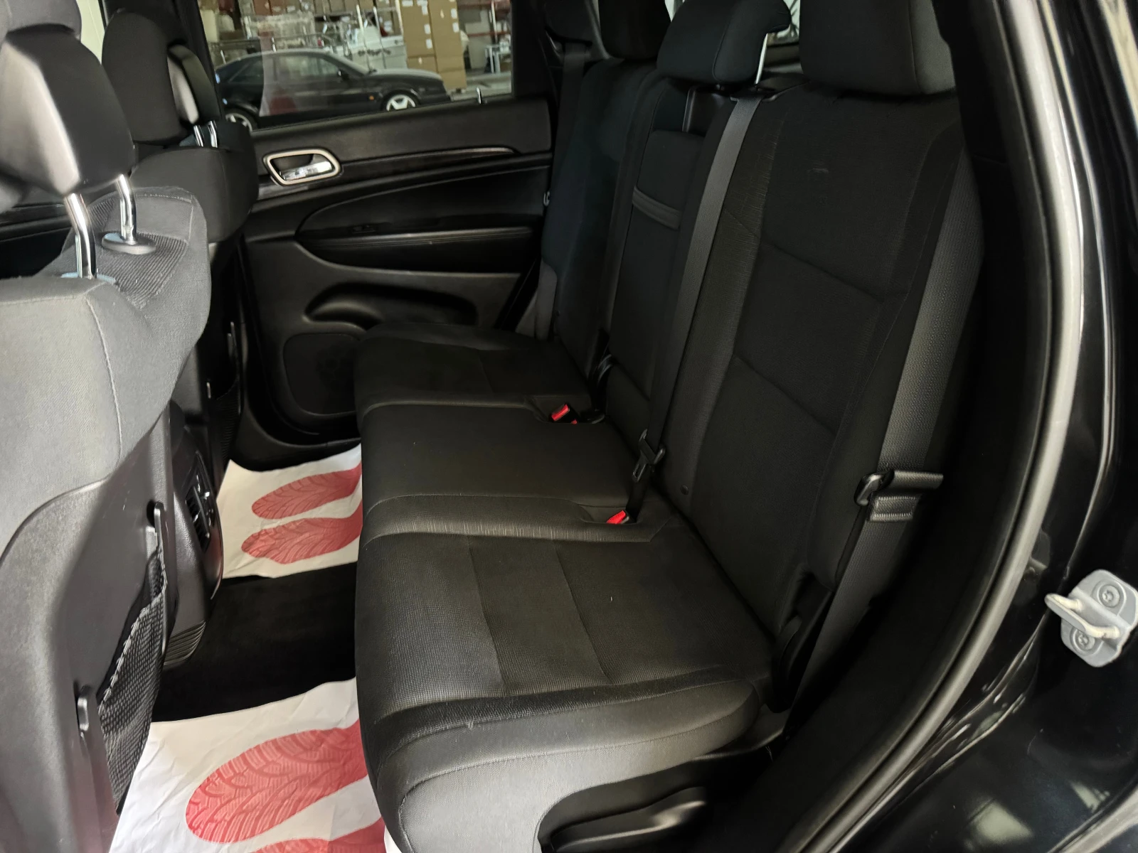 Jeep Grand cherokee 3.0 Diesel, снимка 9 - Автомобили и джипове - 54256267