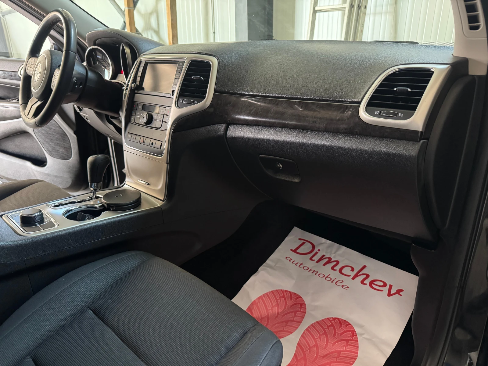 Jeep Grand cherokee 3.0 Diesel, снимка 10 - Автомобили и джипове - 54256267