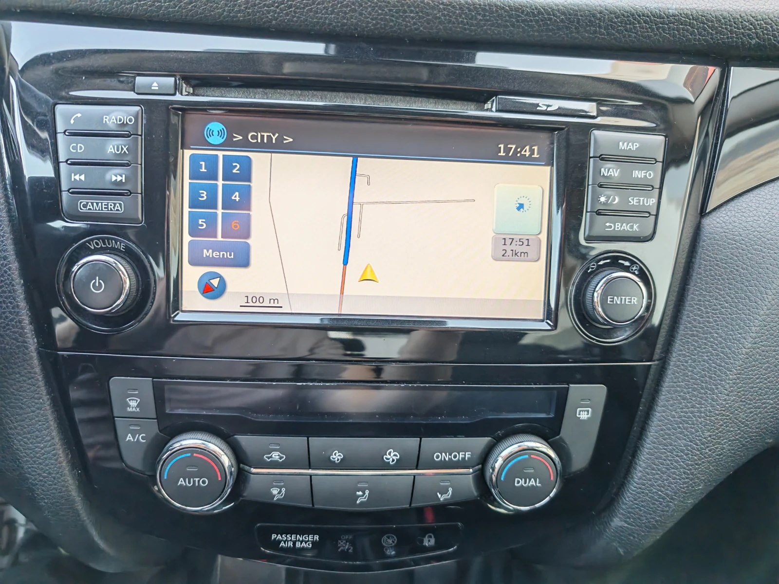 Nissan Qashqai 1.6 dci 131 kn 4×4, снимка 15 - Автомобили и джипове - 54439661