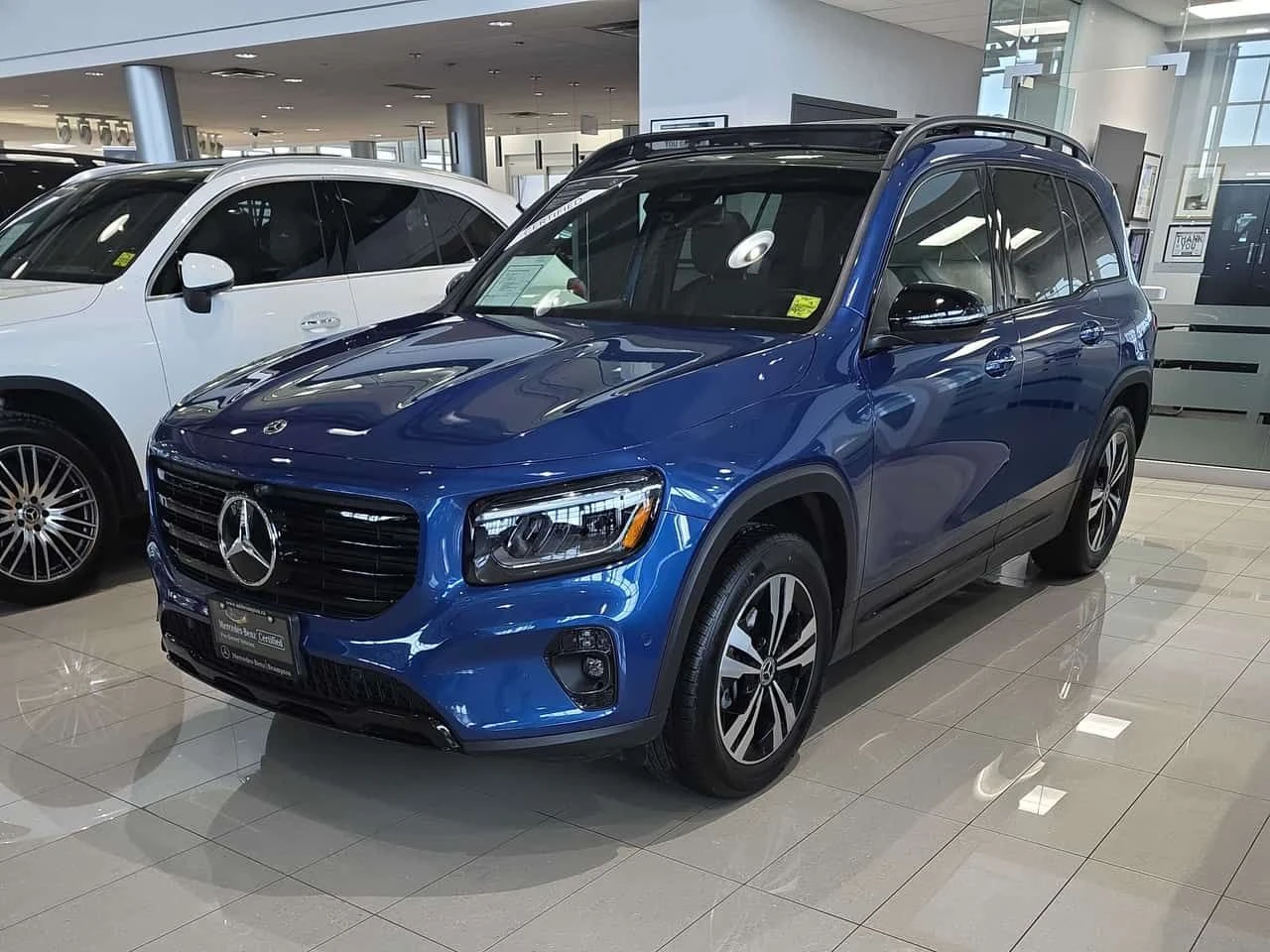Mercedes-Benz GLB 250 * CARFAX * ОПЦИЯ ЗА ФИНАНСИРАНЕ