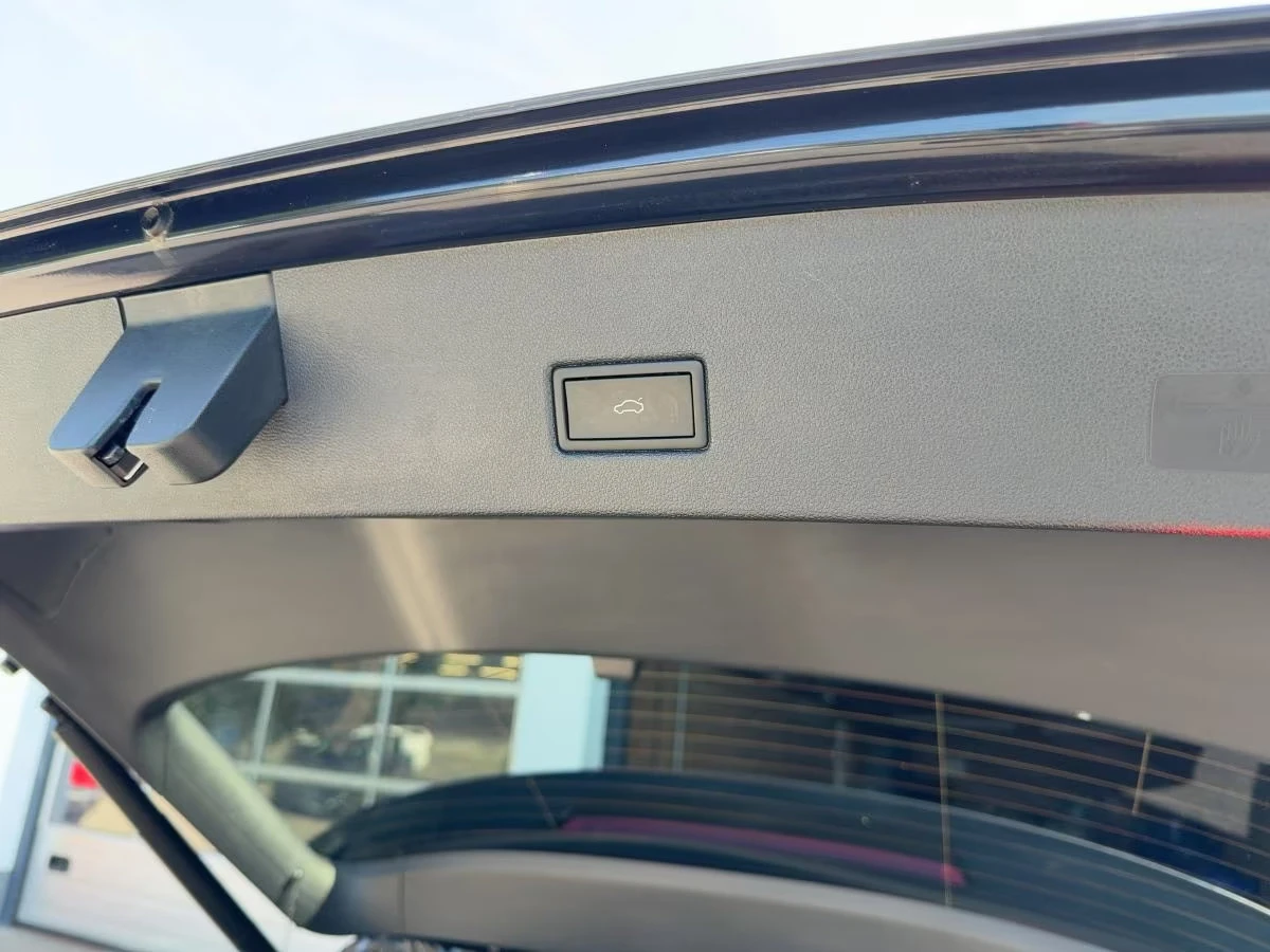 VW T-Roc 2.0TDI/R-DESIGN/150HP/DSG/PANO/LED/CAM/KLESS/603z, снимка 15 - Автомобили и джипове - 55279749