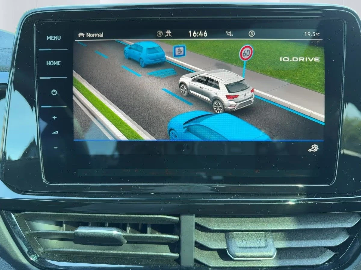 VW T-Roc 2.0TDI/R-DESIGN/150HP/DSG/PANO/LED/CAM/KLESS/603z, снимка 13 - Автомобили и джипове - 55279749