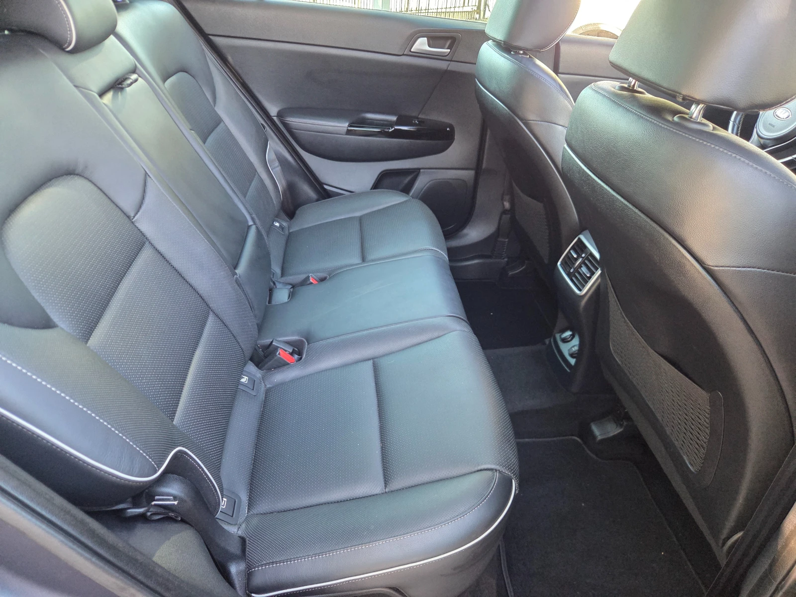 Kia Sportage 1.7 D GT-LINE* * PANORAMA* KAYLES GO* NAVI* START-, снимка 10 - Автомобили и джипове - 56315534