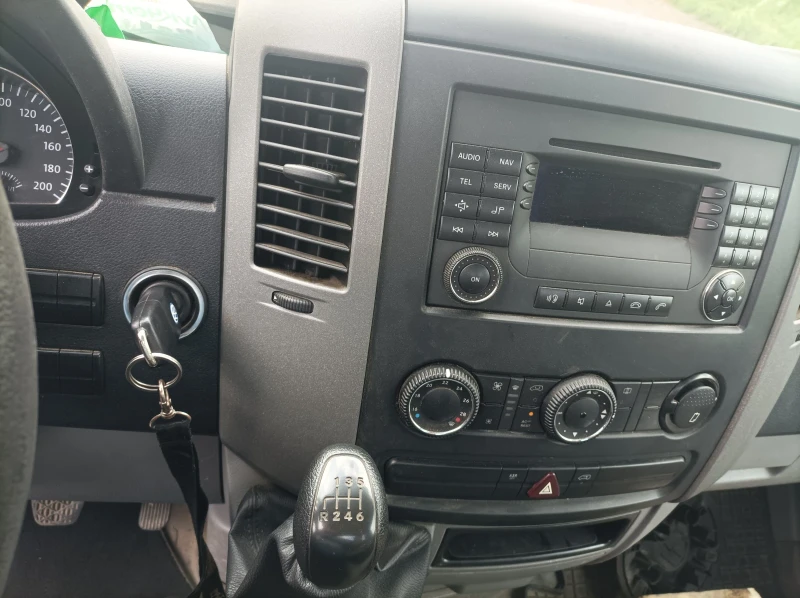 VW Crafter 2.5 tdi, снимка 13 - Бусове и автобуси - 52642343