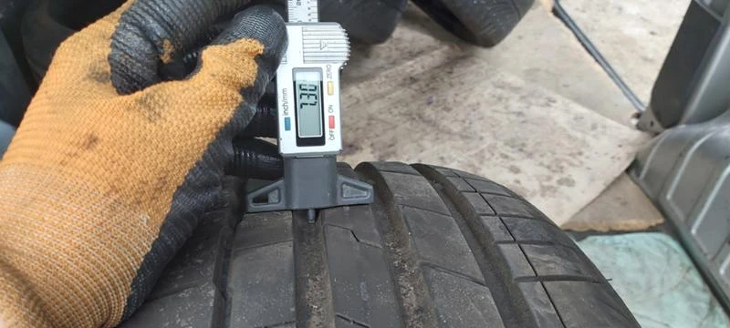 Гуми Летни 225/50R17, снимка 2 - Гуми и джанти - 30583042