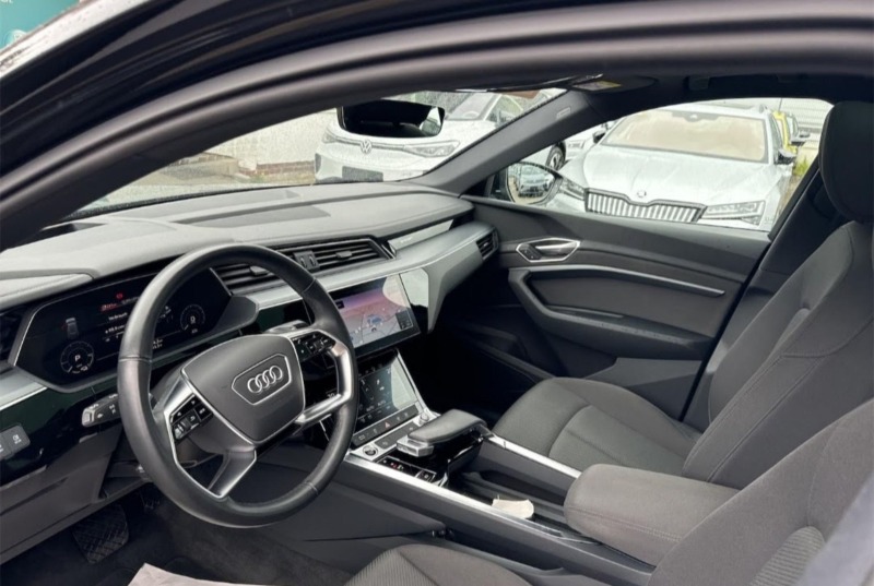 Audi E-Tron 50/Quatro/Sportback/Hup/Pano/Led/Kamera, снимка 11 - Автомобили и джипове - 46448292