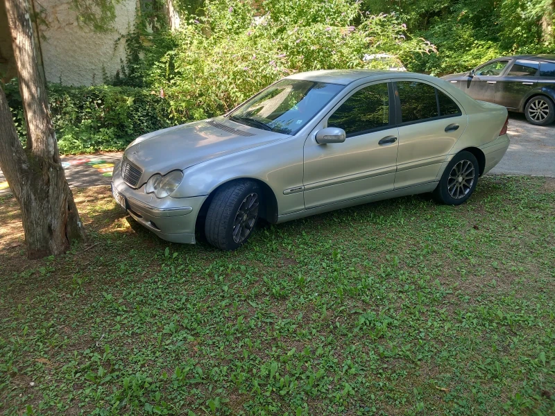 Mercedes-Benz C 200, снимка 3 - Автомобили и джипове - 47692309