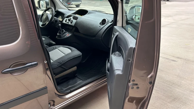 Renault Kangoo, снимка 9 - Автомобили и джипове - 52528856