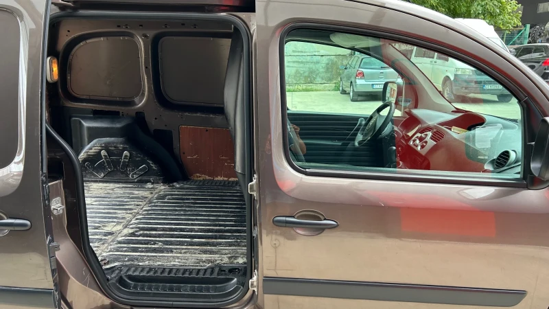 Renault Kangoo, снимка 10 - Автомобили и джипове - 52528856