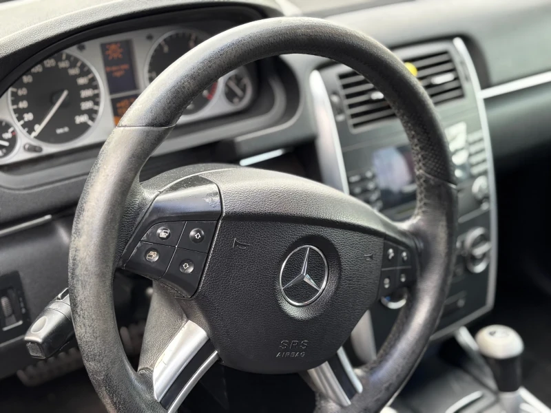 Mercedes-Benz 180 1.8D, снимка 10 - Автомобили и джипове - 52656692