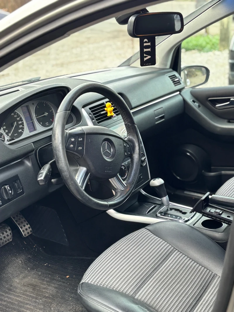 Mercedes-Benz 180 1.8D, снимка 9 - Автомобили и джипове - 52656692