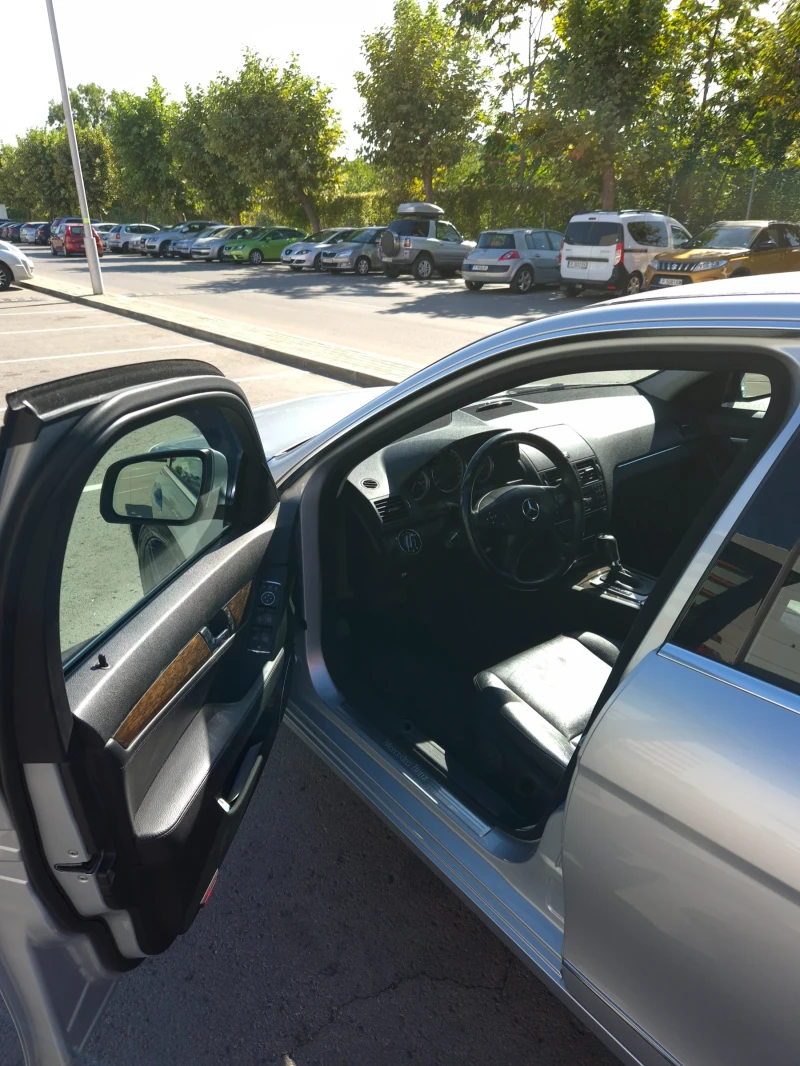 Mercedes-Benz C 320, снимка 6 - Автомобили и джипове - 53151197
