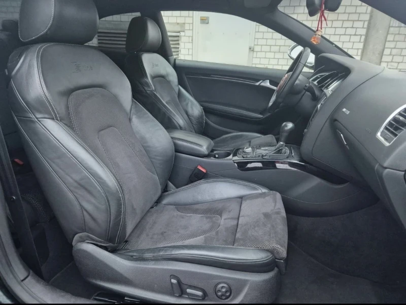 Audi A5 2.0T S-line, снимка 9 - Автомобили и джипове - 53360868