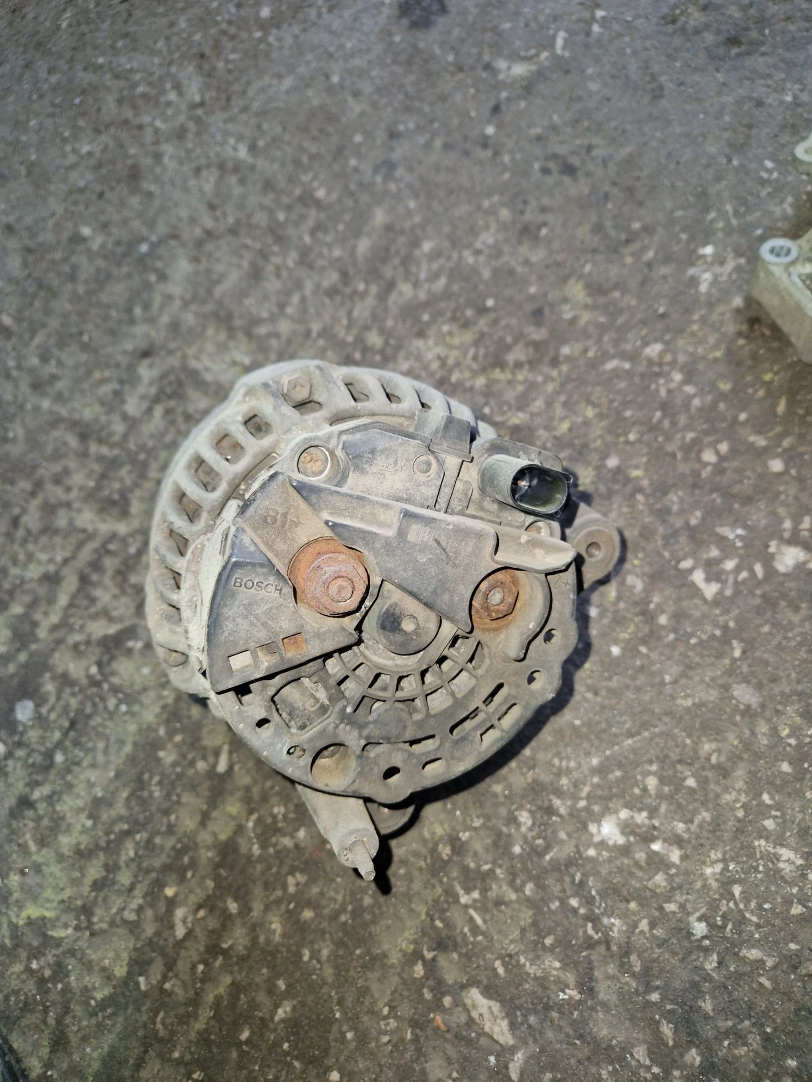 VW Caddy 2.0 CNG Ecofuel на части, снимка 3 - Автомобили и джипове - 53786008