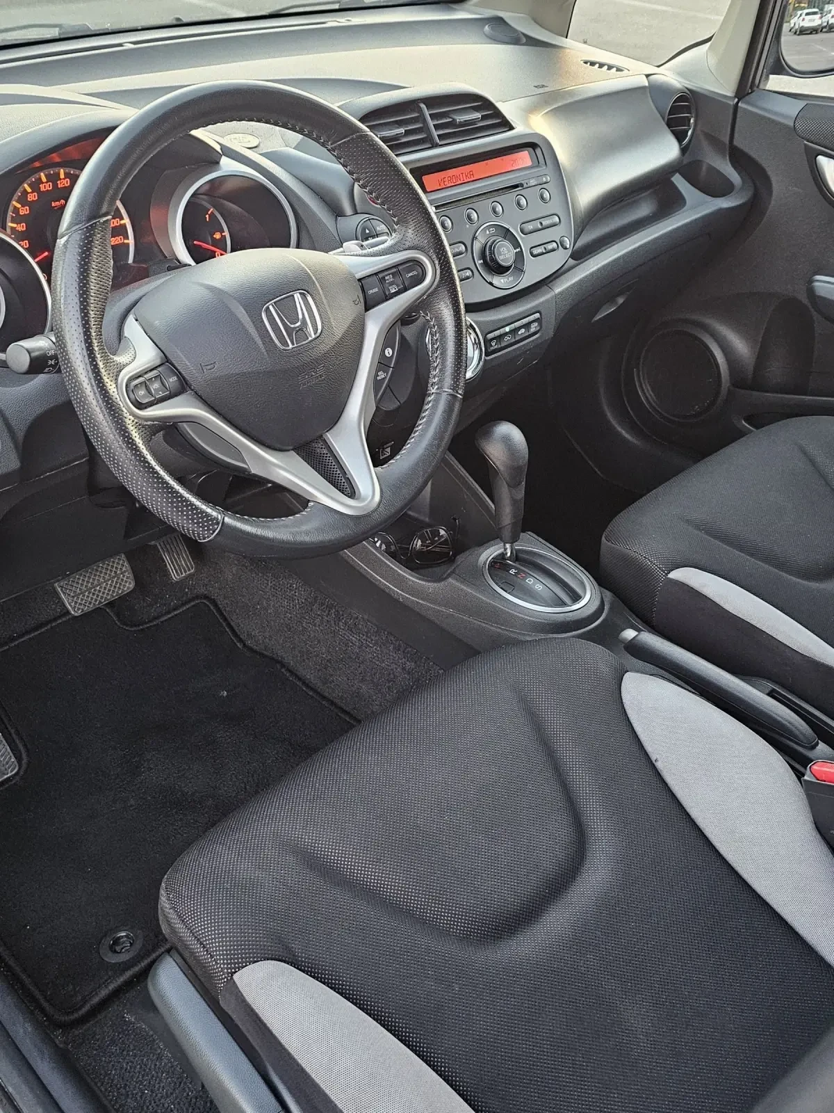Honda Jazz 1.4i Si Facelift/ Автоматик/ Швейцария  - изображение 10