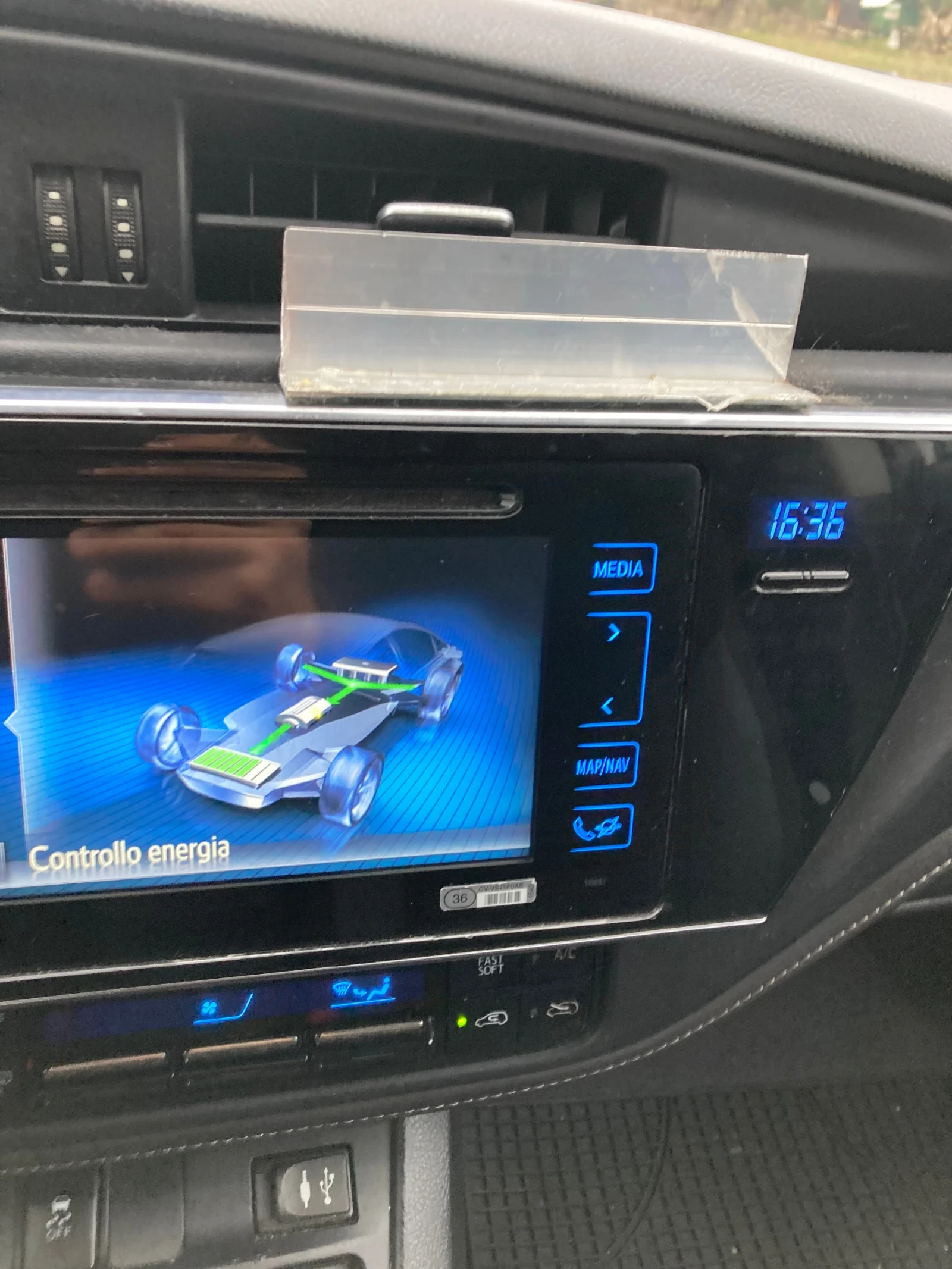 Toyota Auris 1.8 Hibrid 99 k.s | Mobile.bg — изображение 15