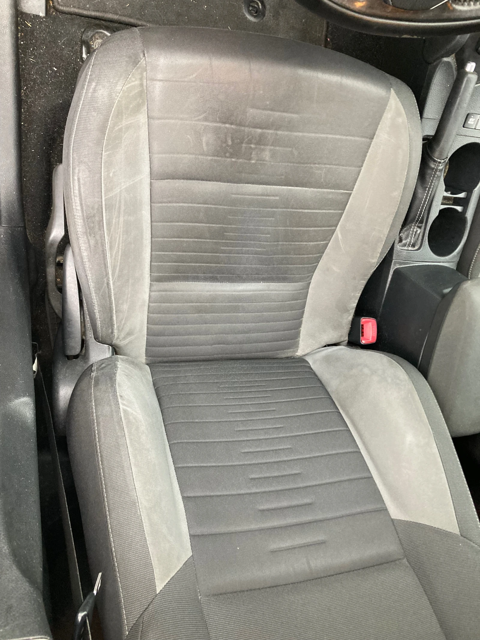 Toyota Auris 1.8 Hibrid 99 k.s - изображение 5