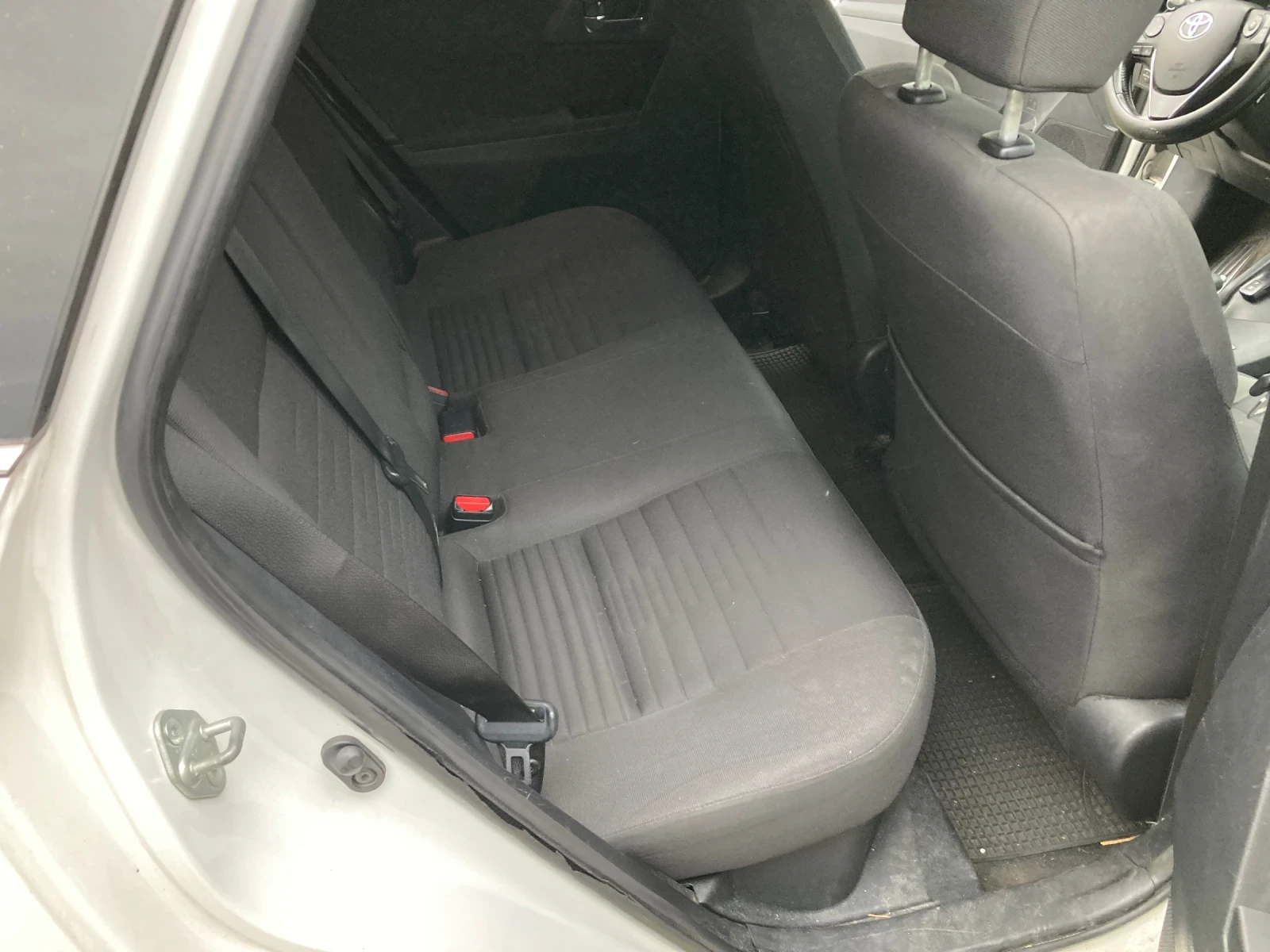 Toyota Auris 1.8 Hibrid 99 k.s - изображение 8