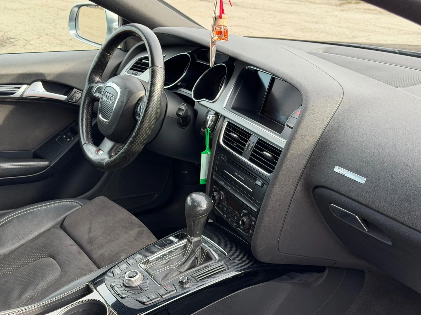 Audi A5 2.0T S-line, снимка 8 - Автомобили и джипове - 53360868