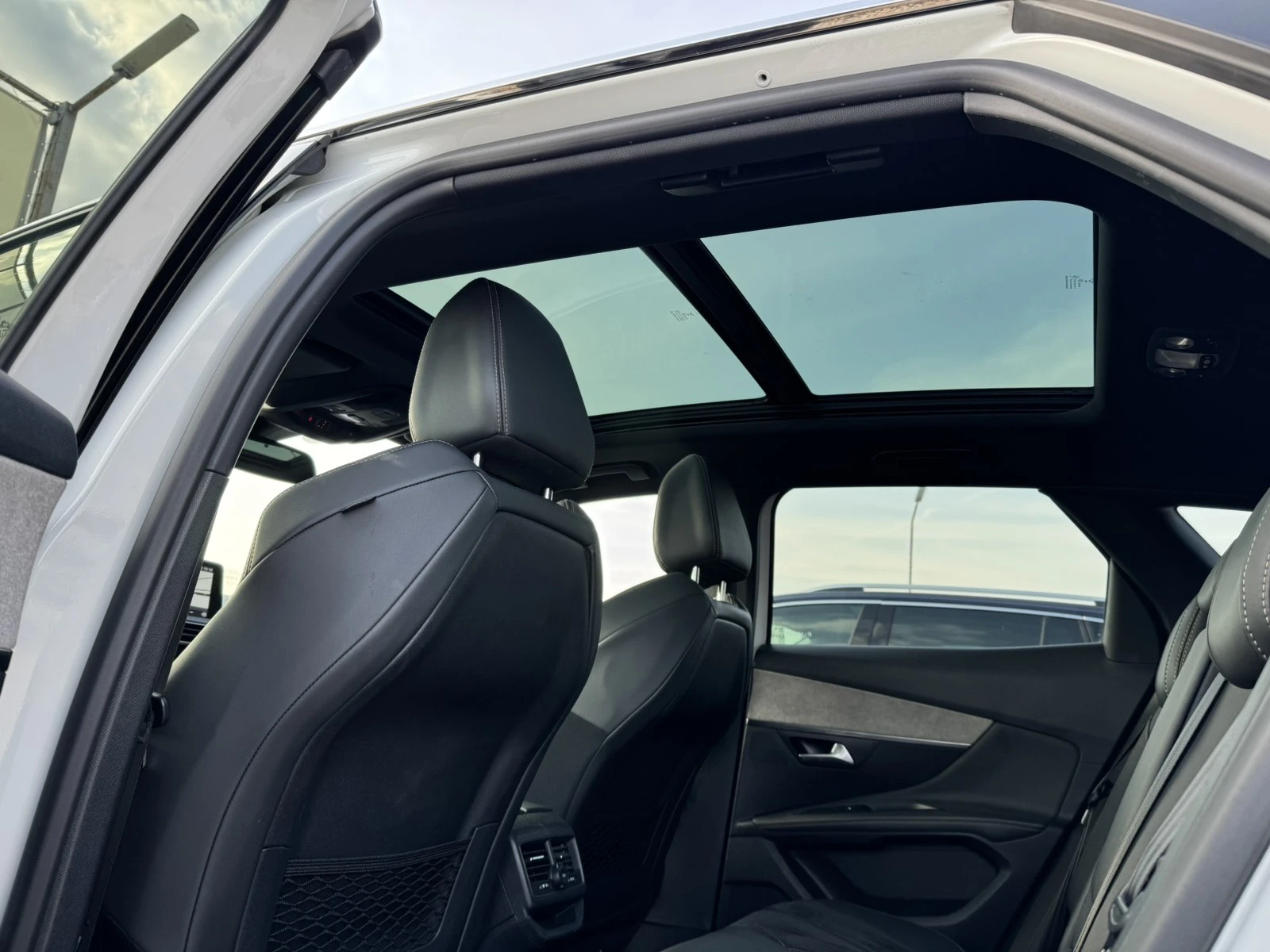 Peugeot 3008 2.0HDI GT-Line, снимка 9 - Автомобили и джипове - 53875619