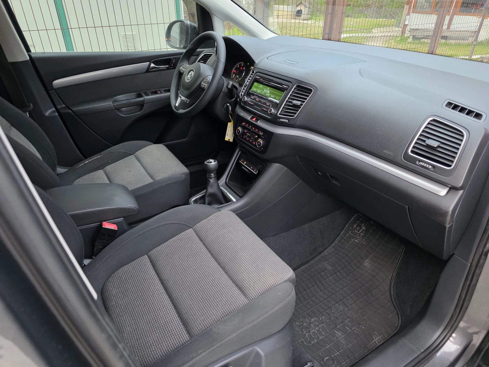 VW Sharan 2.0TDI 140КС 4 MOTION 4x4 * GRAPHITE* 217.000KM, снимка 13 - Автомобили и джипове - 54019491