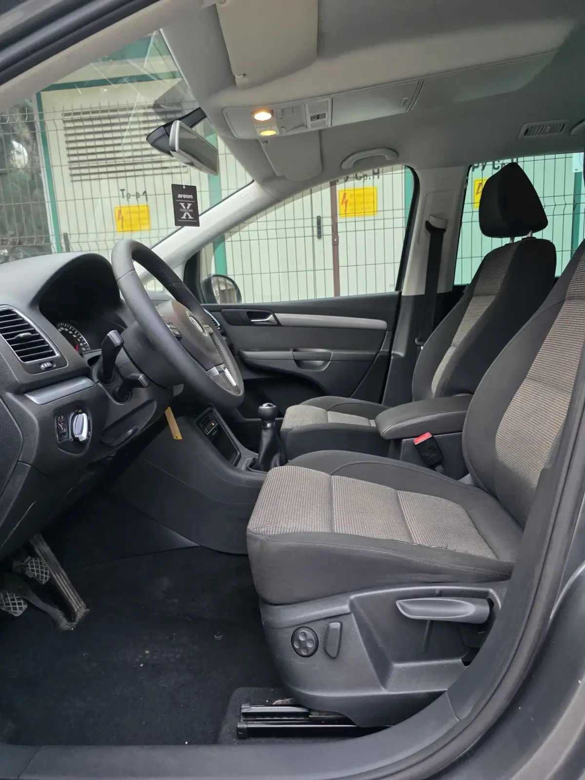 VW Sharan 2.0TDI 140КС 4 MOTION 4x4 * GRAPHITE* 217.000KM, снимка 10 - Автомобили и джипове - 54019491