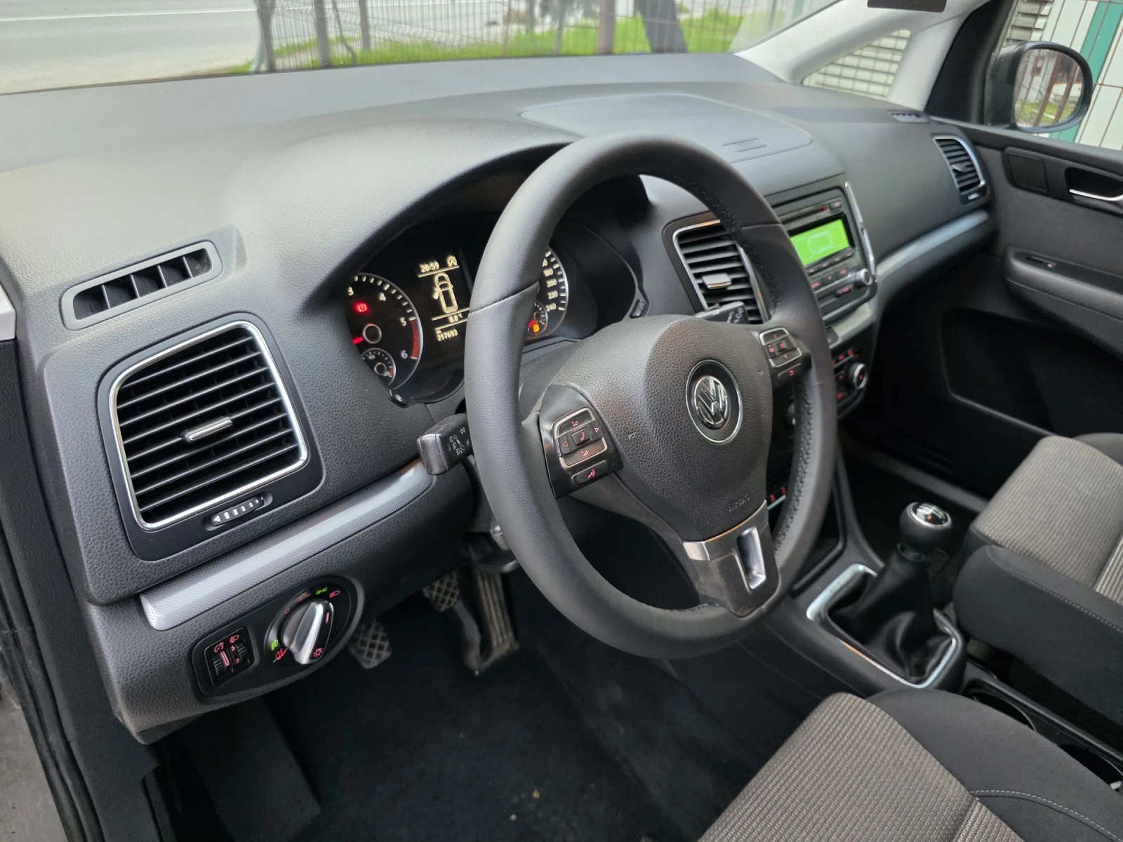 VW Sharan 2.0TDI 140КС 4 MOTION 4x4 * GRAPHITE* 217.000KM, снимка 9 - Автомобили и джипове - 54019491