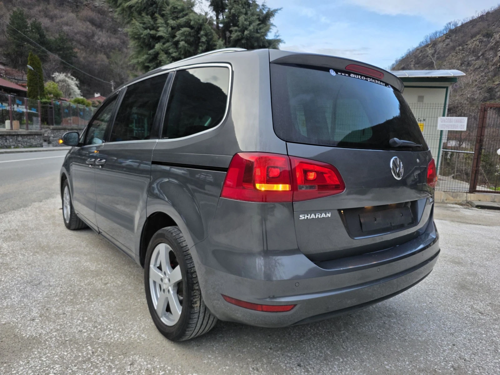 VW Sharan 2.0TDI 140КС 4 MOTION 4x4 * GRAPHITE* 217.000KM, снимка 4 - Автомобили и джипове - 54019491