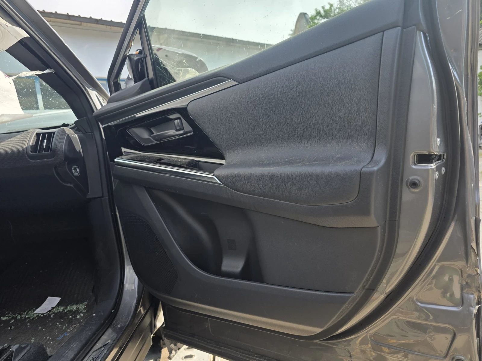 Toyota bZ4X 27000km., AWD 4x4, 80kwh, снимка 12 - Автомобили и джипове - 54747566