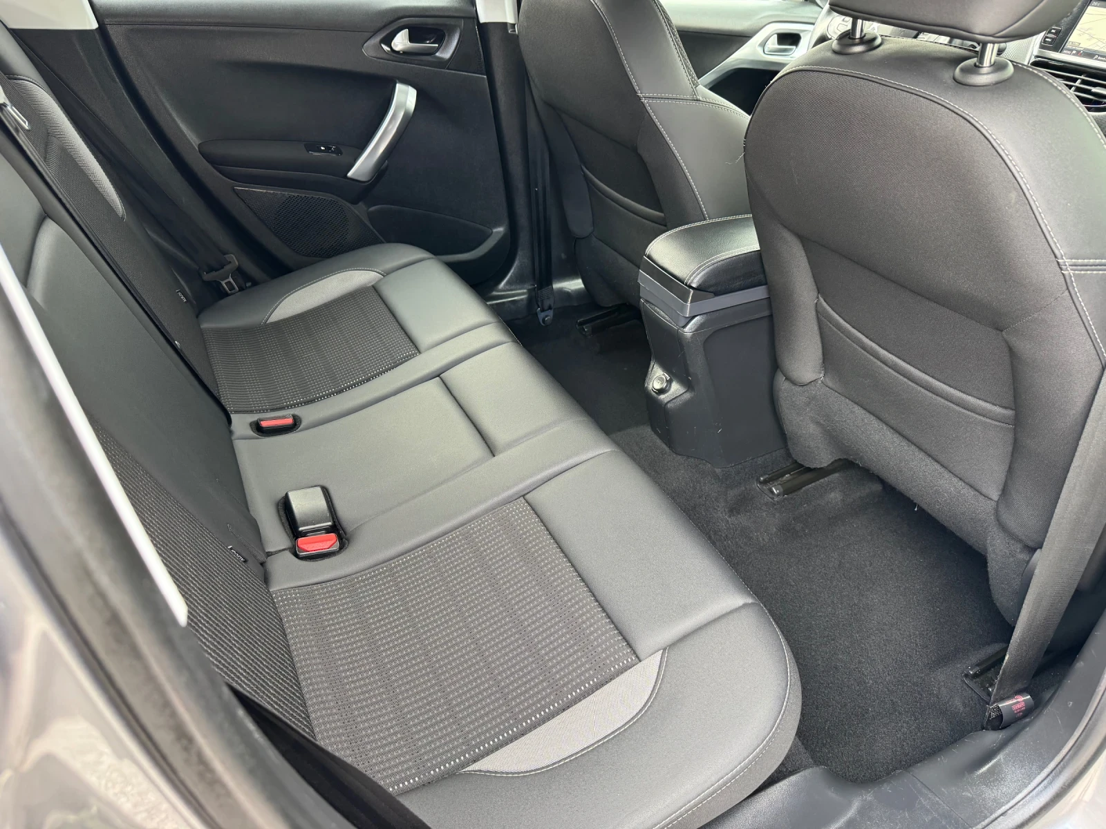 Peugeot 2008 1.5 Blue-HDi Allure* FACE LIFT* КОЖА* EURO 6, снимка 16 - Автомобили и джипове - 54879429