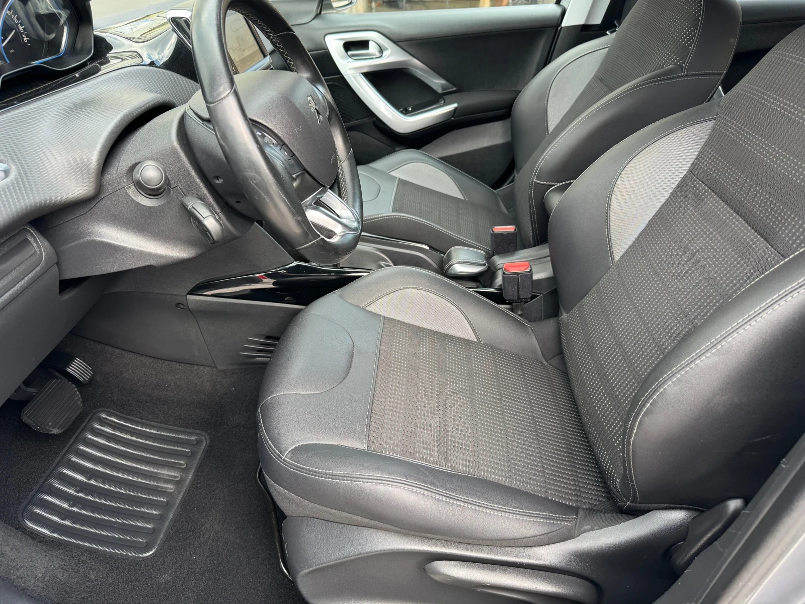 Peugeot 2008 1.5 Blue-HDi Allure* FACE LIFT* КОЖА* EURO 6, снимка 14 - Автомобили и джипове - 54879429