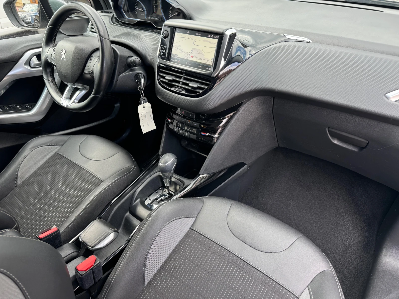 Peugeot 2008 1.5 Blue-HDi Allure* FACE LIFT* КОЖА* EURO 6, снимка 13 - Автомобили и джипове - 54879429