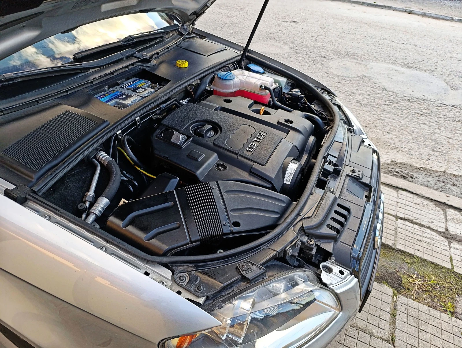 Audi A4 1.9 tdi, снимка 14 - Автомобили и джипове - 55016114