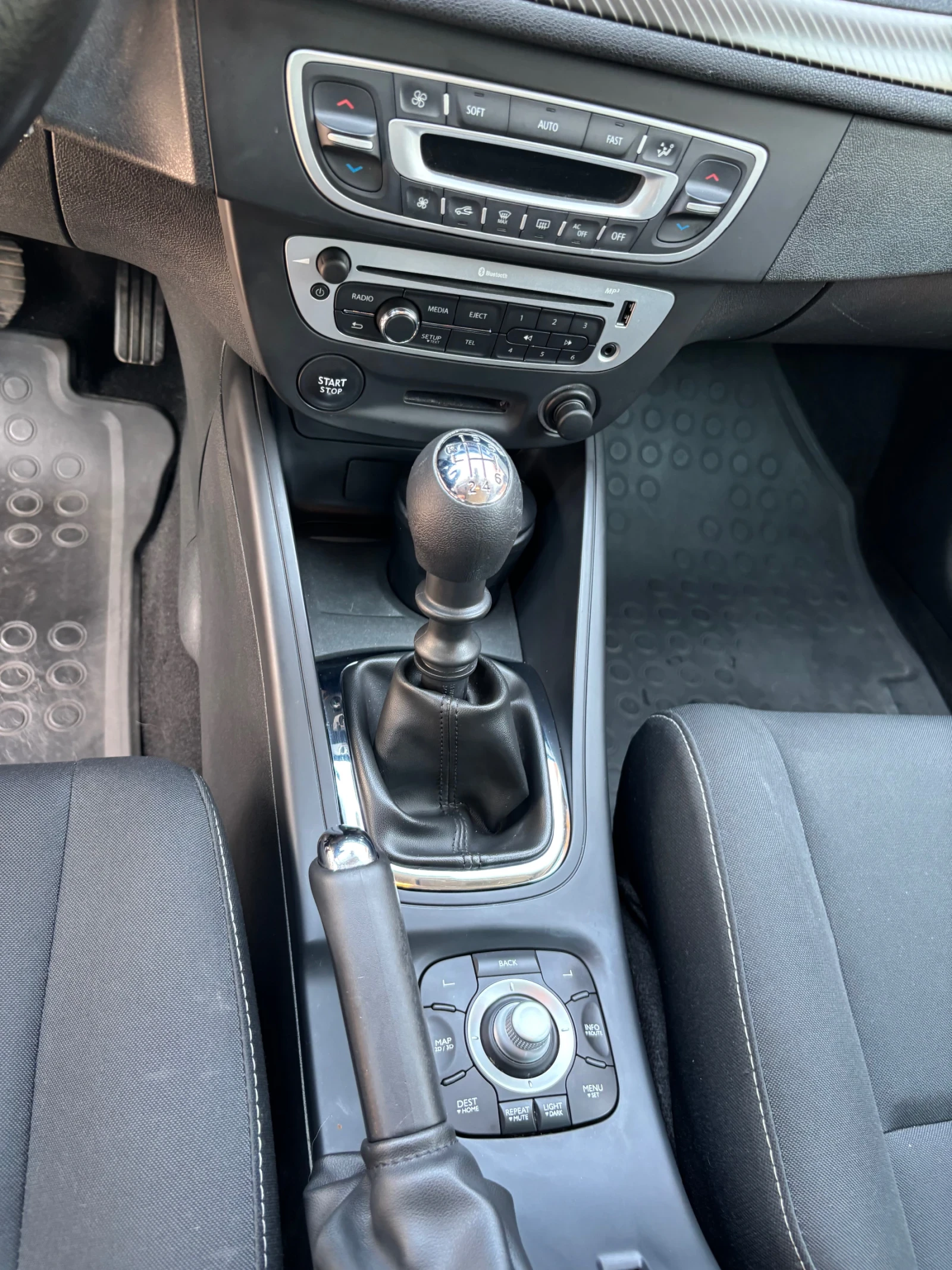 Renault Megane, снимка 8 - Автомобили и джипове - 55569663