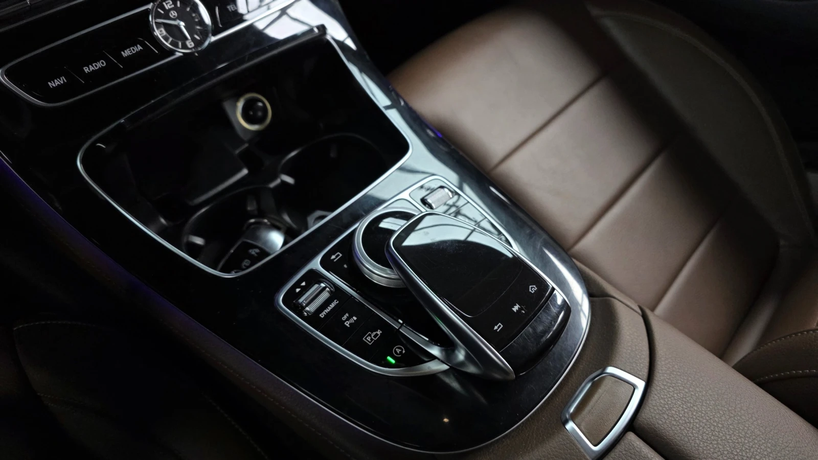 Mercedes-Benz E 300 Model 2018, снимка 5 - Автомобили и джипове - 55643300
