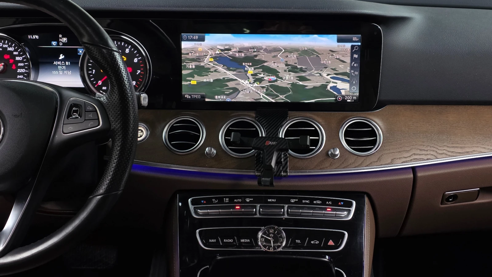 Mercedes-Benz E 300 Model 2018, снимка 9 - Автомобили и джипове - 55643300