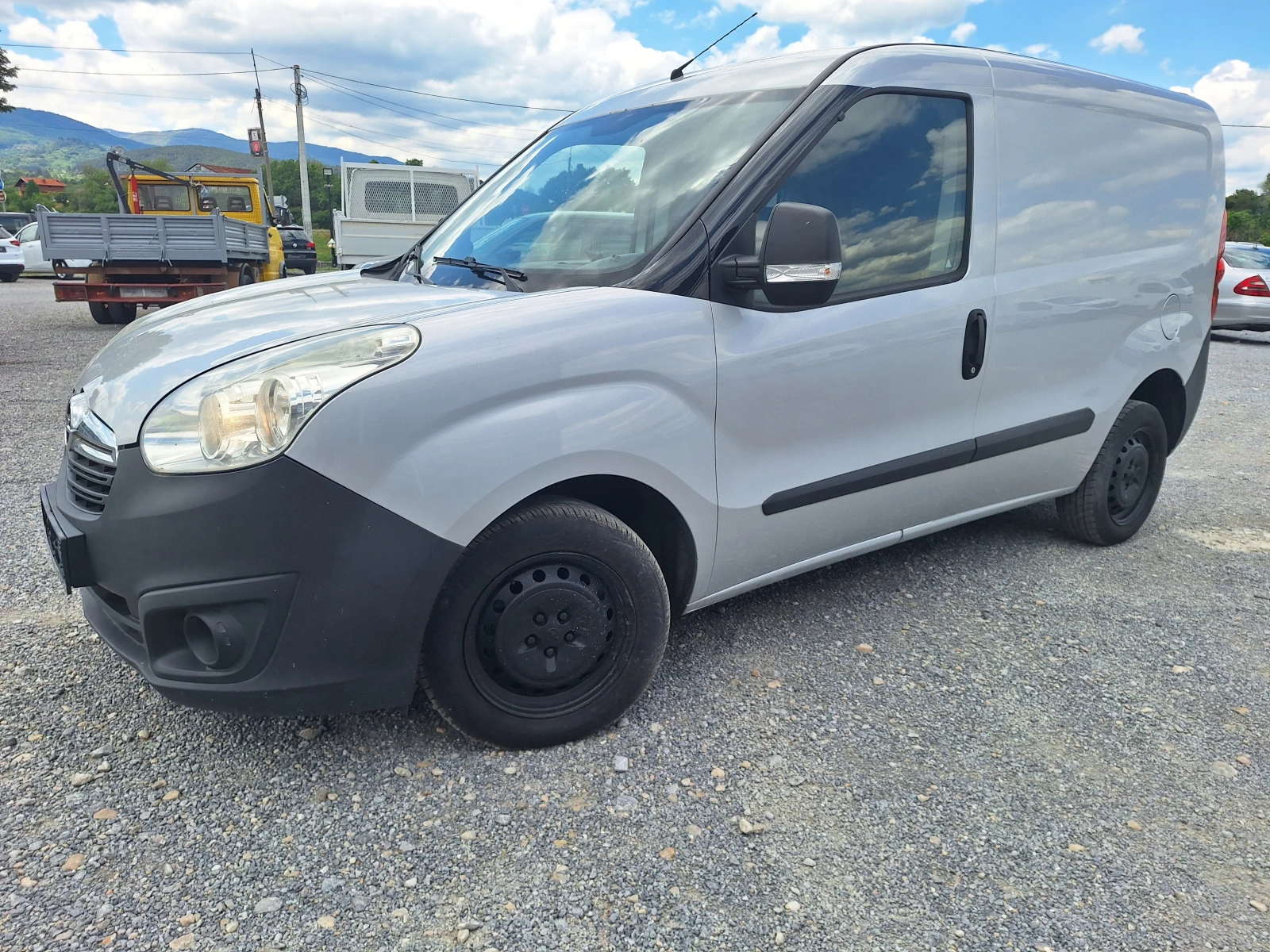 Opel Combo 1.3cdti, снимка 3 - Автомобили и джипове - 55659337