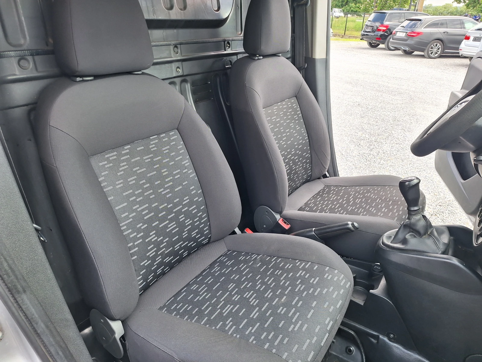 Opel Combo 1.3cdti, снимка 8 - Автомобили и джипове - 55659337