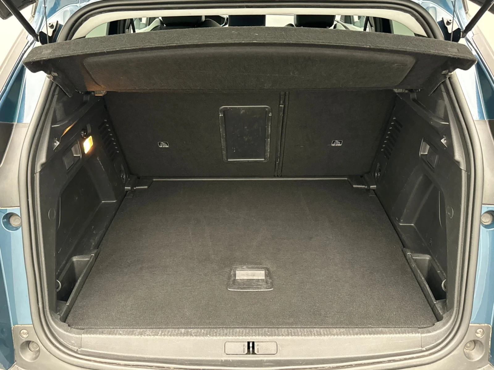 Peugeot 3008 1.5HDI Allure, снимка 9 - Автомобили и джипове - 55745936