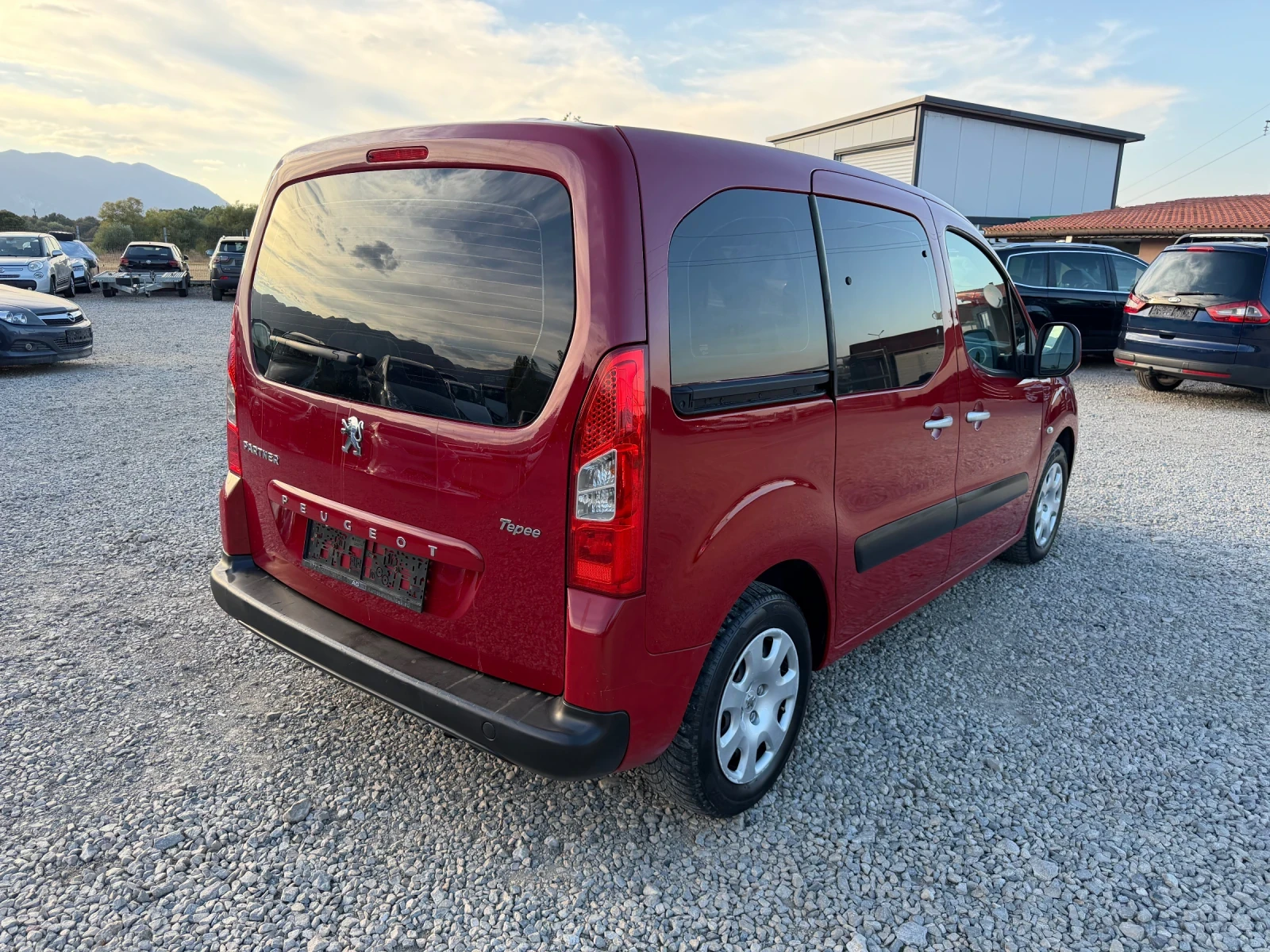 Peugeot Partner 1.6HDI-90PS, снимка 5 - Автомобили и джипове - 56331384