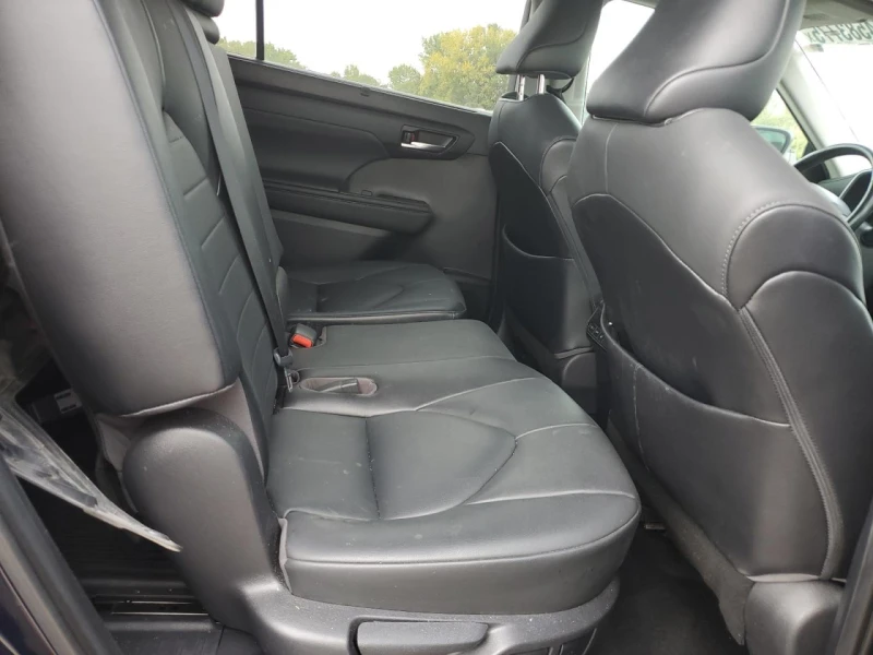 Toyota Highlander XLE* , снимка 11 - Автомобили и джипове - 52396237