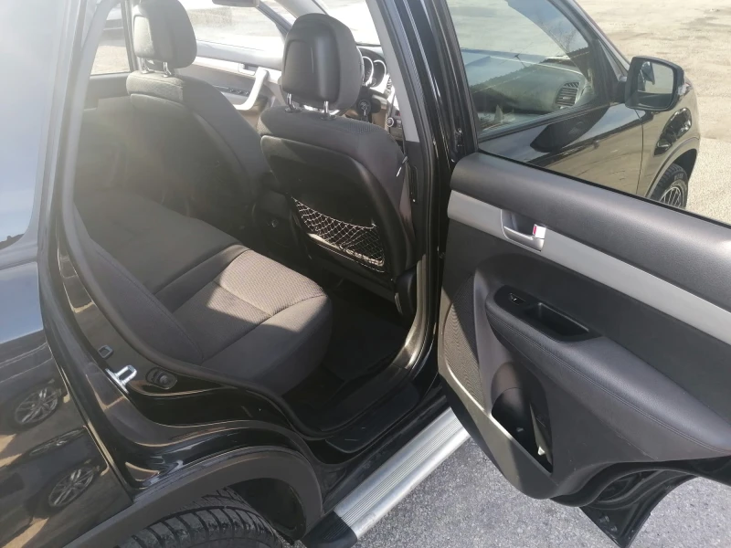 Kia Sorento 2.2 CRDI 4WD , снимка 12 - Автомобили и джипове - 52813789