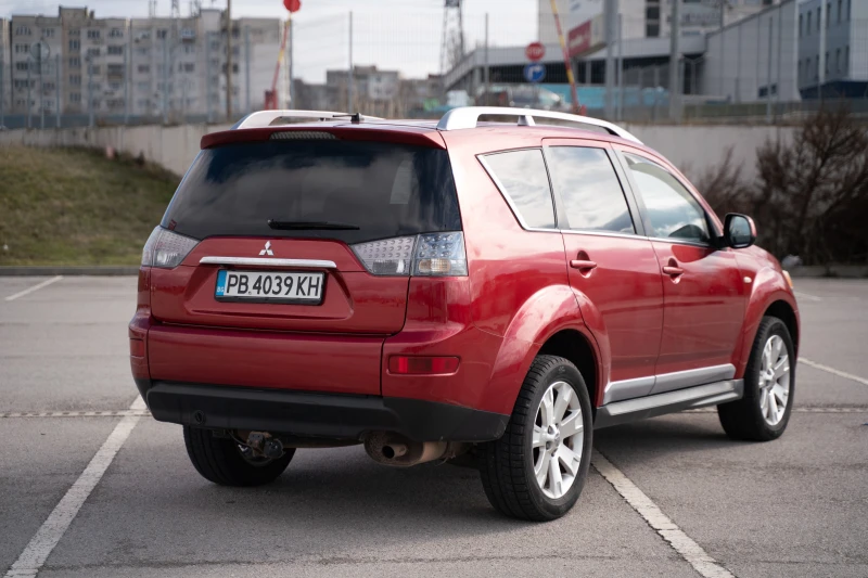 Mitsubishi Outlander, снимка 6 - Автомобили и джипове - 53457631
