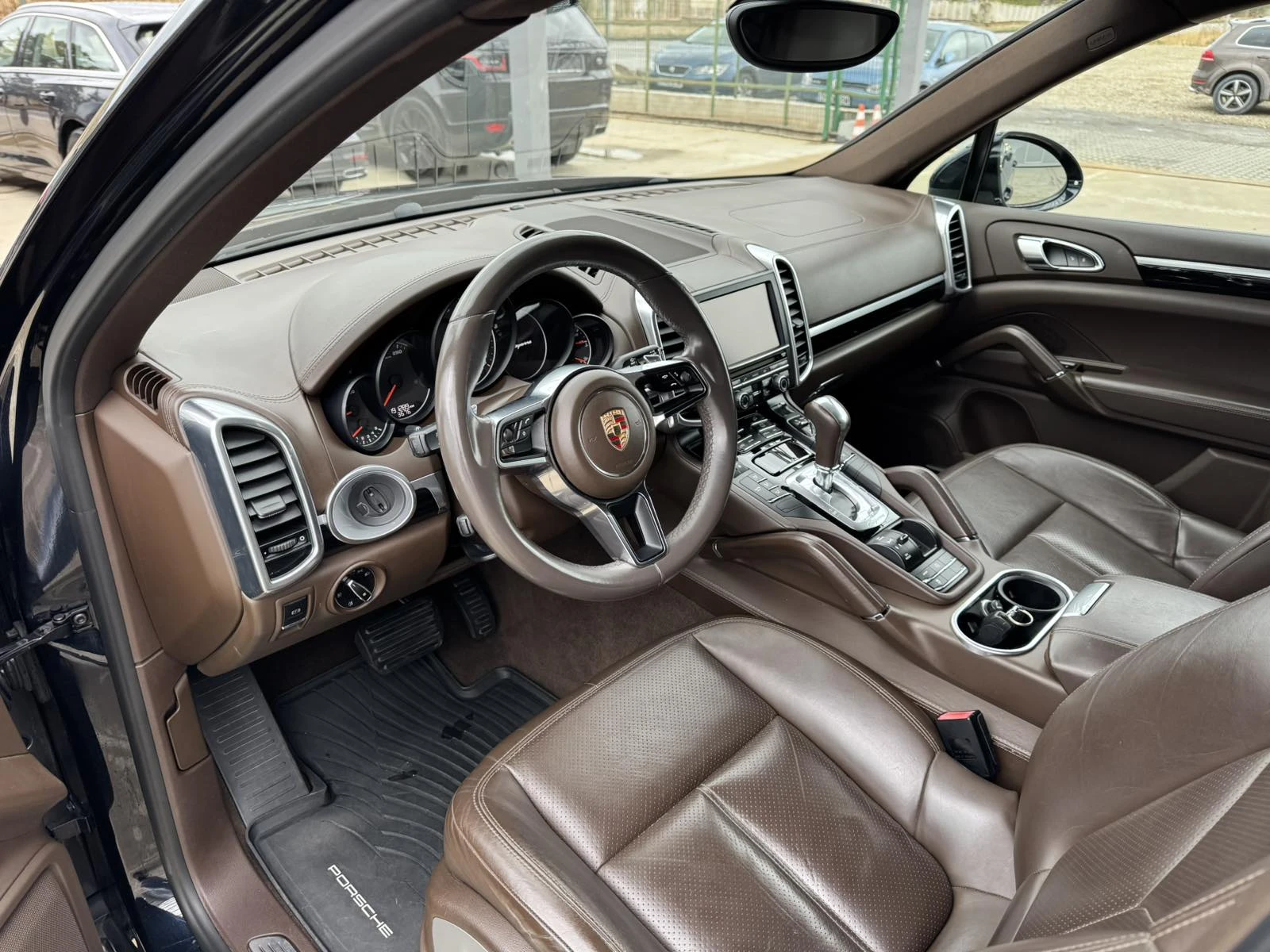 Porsche Cayenne 3.0* 250ps* 4x4* Facelift* КОЖА* НАВИ* КАМЕРА*  - изображение 9