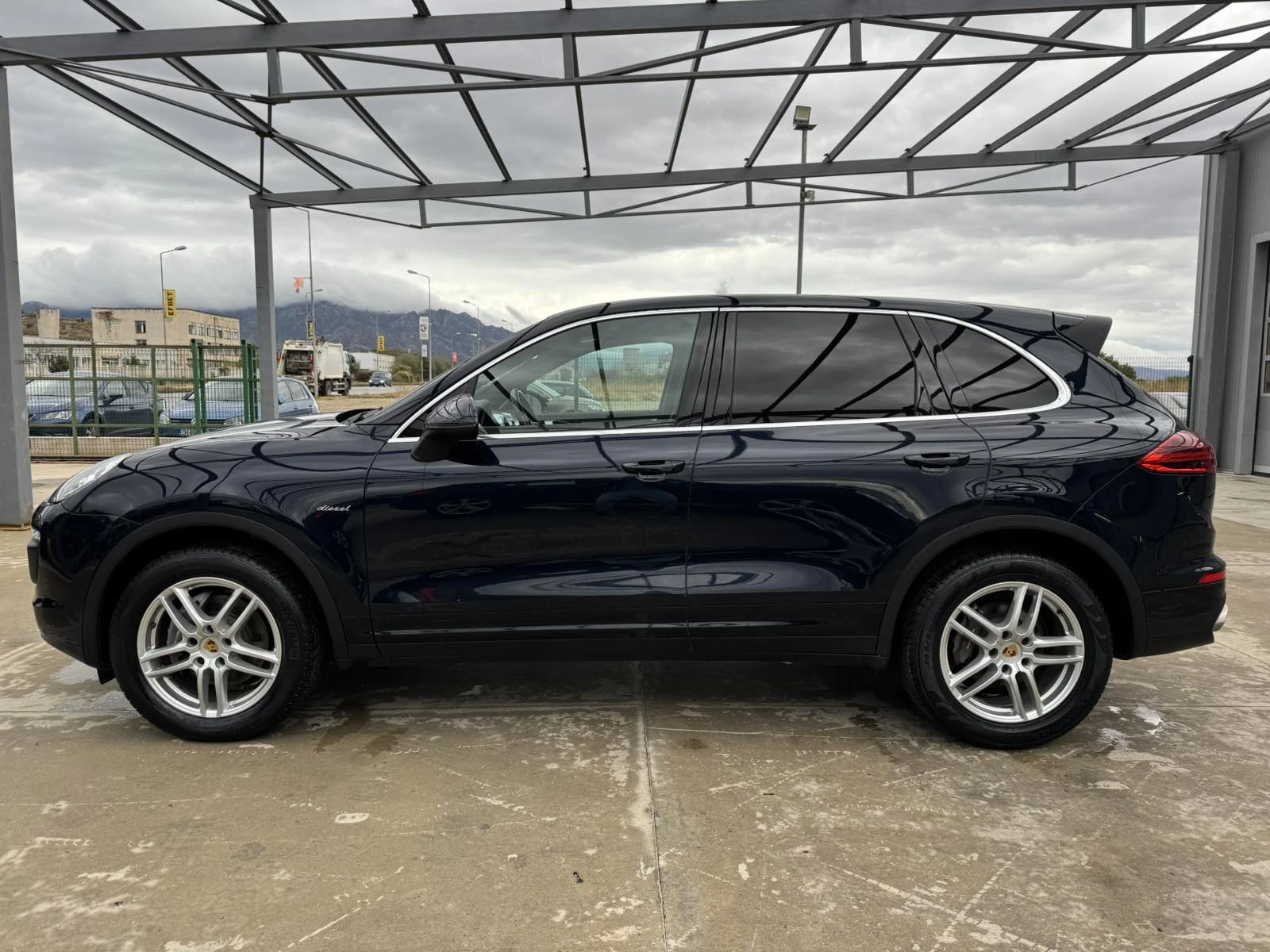 Porsche Cayenne 3.0* 250ps* 4x4* Facelift* КОЖА* НАВИ* КАМЕРА*  - изображение 2