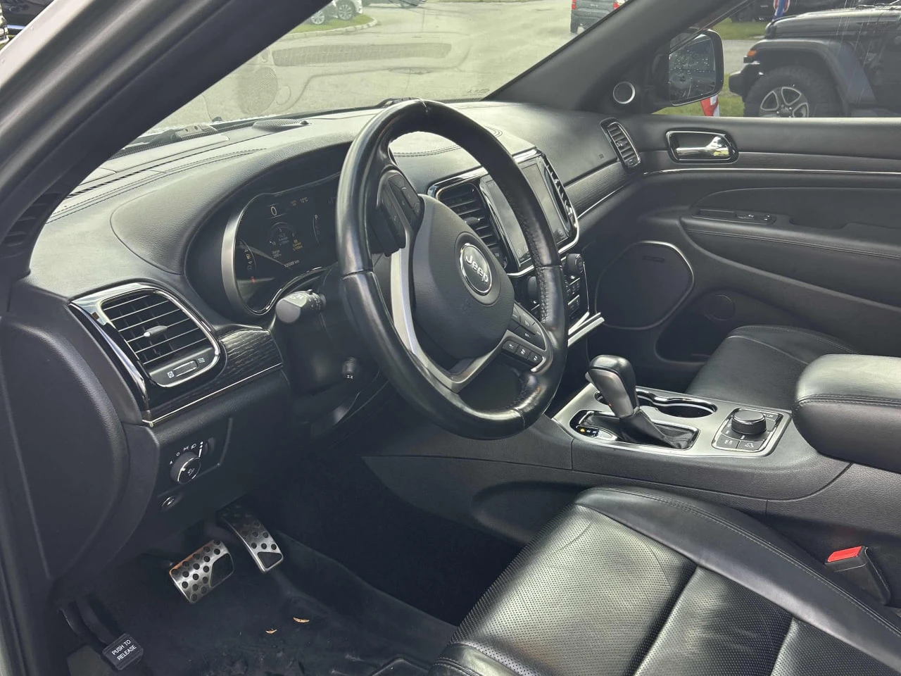 Jeep Grand cherokee * АВТО КРЕДИТ* ЦЕНА ДО БГ * СЕРВИЗНА ИСТОРИЯ *  - изображение 6